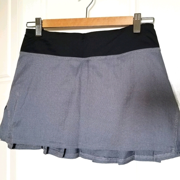 *SOLD* Lululemon Pace Setter Skirt / Skort - Picture 2 of 9